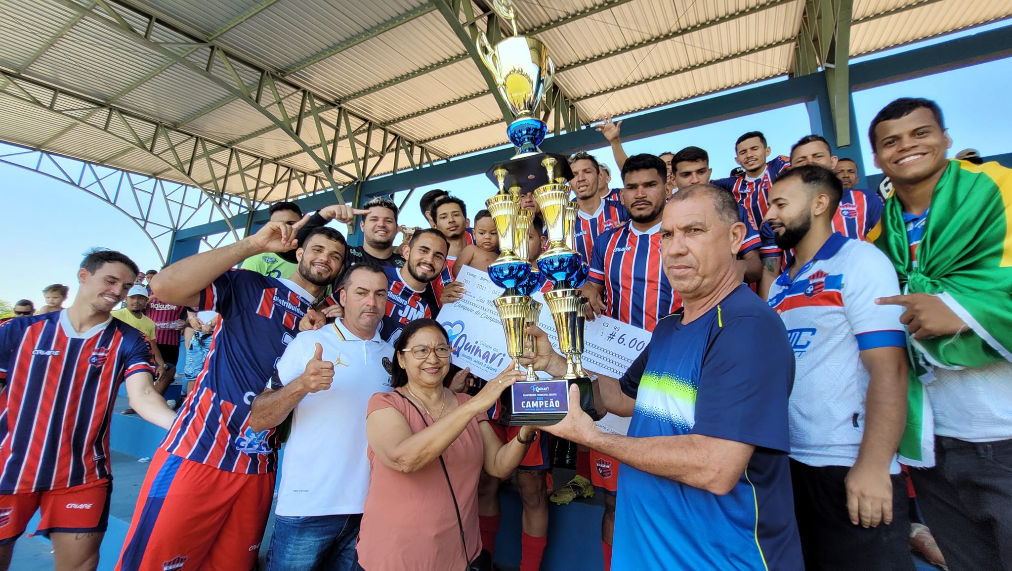 É CAMPEÃO! São Chico levanta taça de campeão da série A do campenato de Senador Guiomard